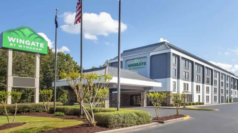 Wingate-by-Wyndham-Charleston-Airport-Exterior